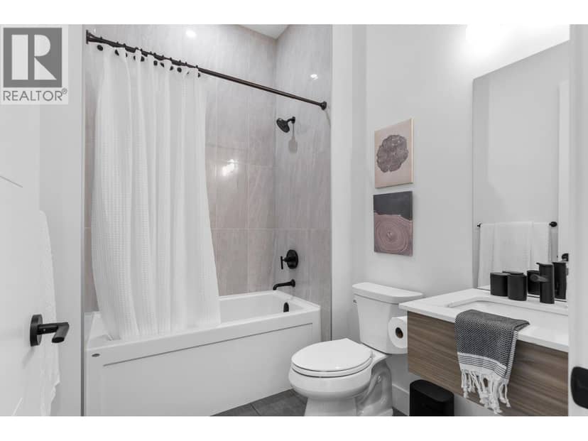 1042 Emslie Street, Kelowna, photo 6