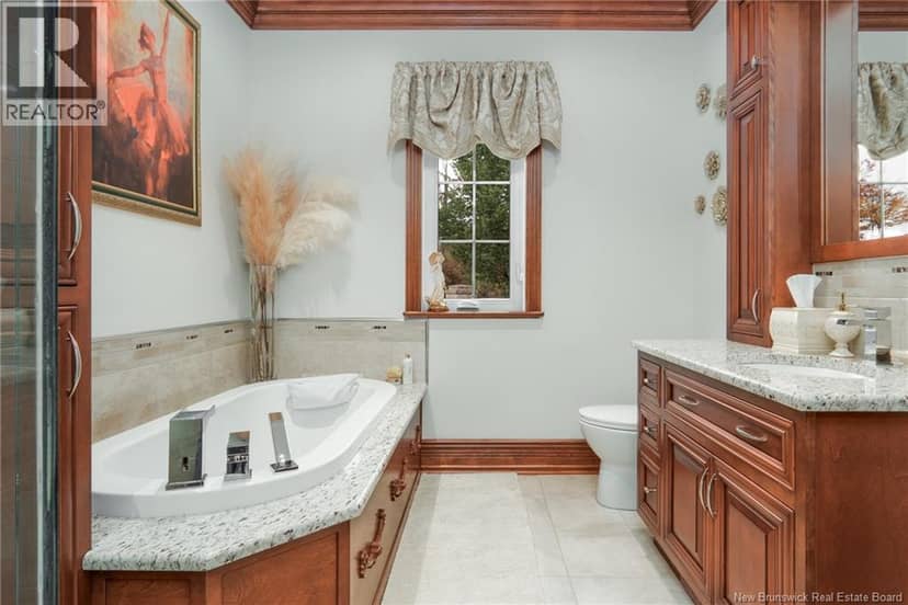 92 De La Falaise Street — photo 18 of 40