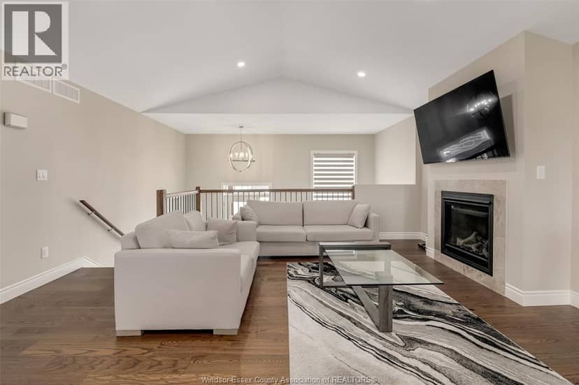 111 Kingsbridge Drive — photo 10 of 30