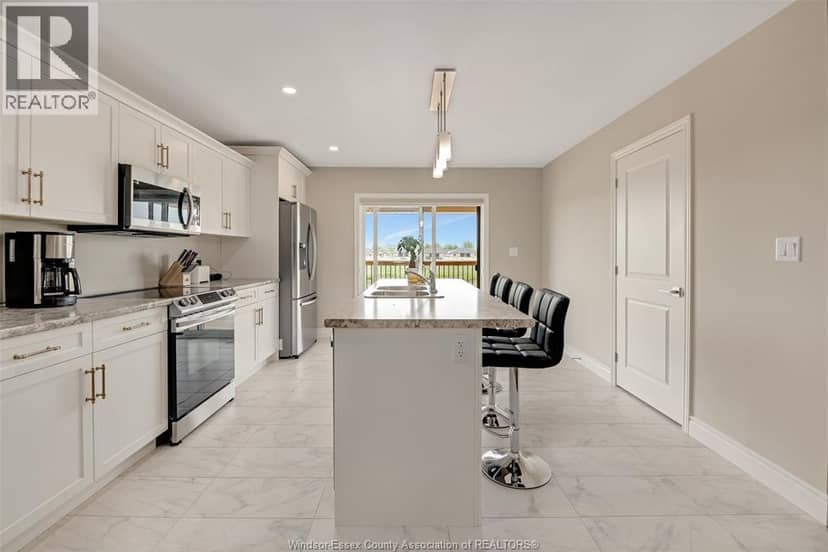 111 Kingsbridge Drive — photo 13 of 30