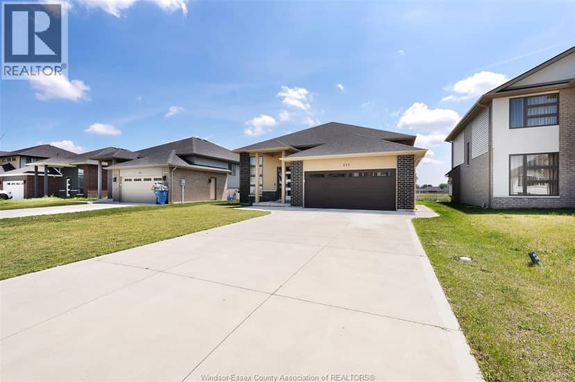 111 Kingsbridge Drive — photo 4 of 30