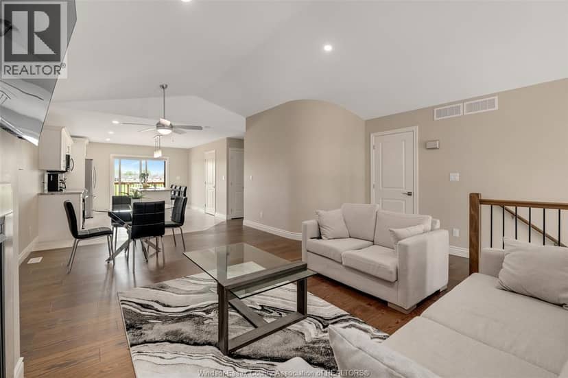 111 Kingsbridge Drive — photo 9 of 30