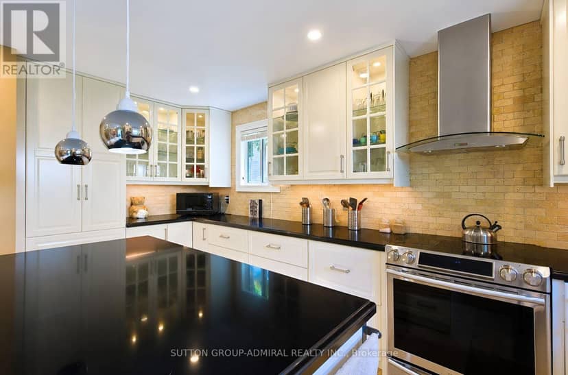 36 Georgian Meadows Drive — photo 10 of 27