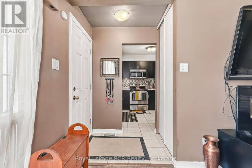 92 Alice Street — photo 7 of 30