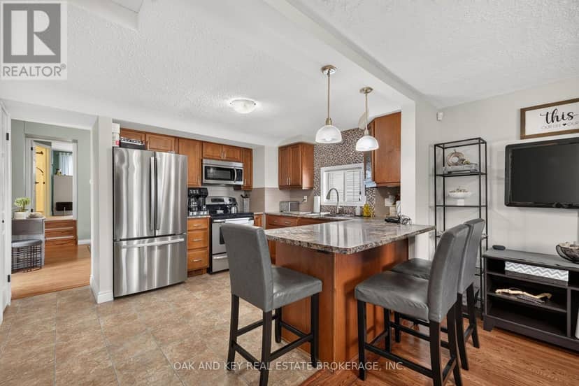 323 Clarke Road — photo 9 of 40