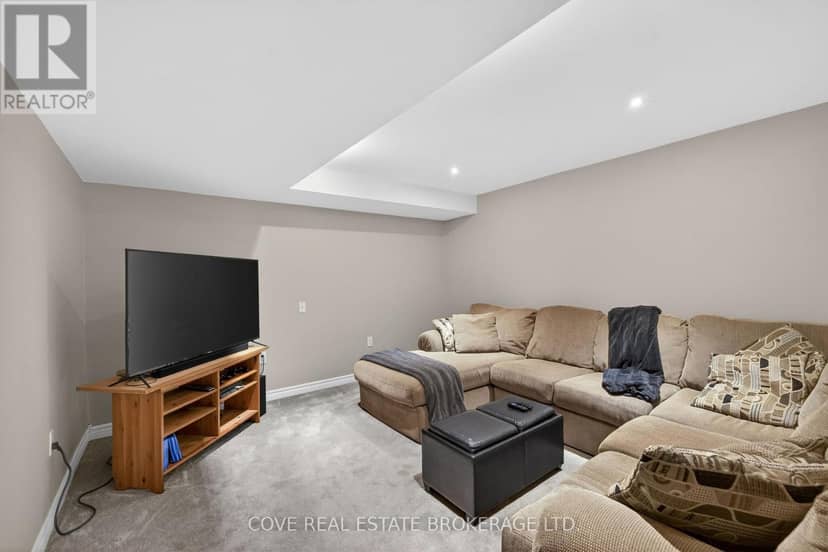 149 Salisbury Drive — photo 36 of 40