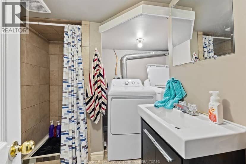 554 Askin Avenue — photo 15 of 40