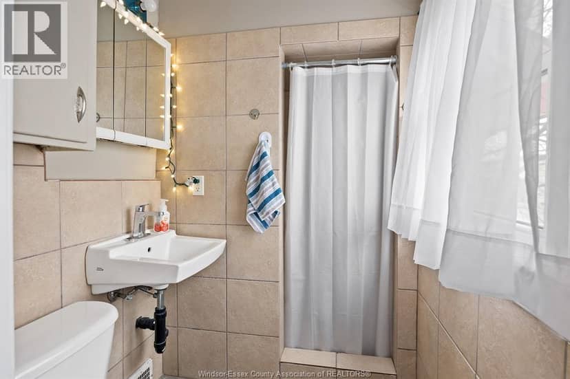 554 Askin Avenue — photo 31 of 40