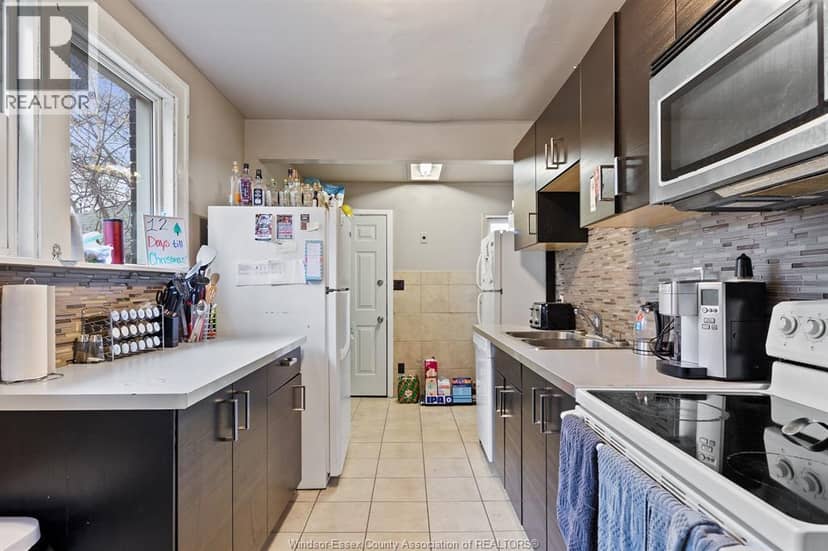 554 Askin Avenue — photo 5 of 40