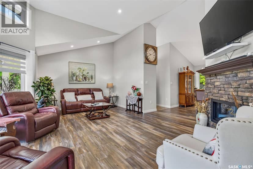 527 McAllister AVENUE — photo 30 of 40