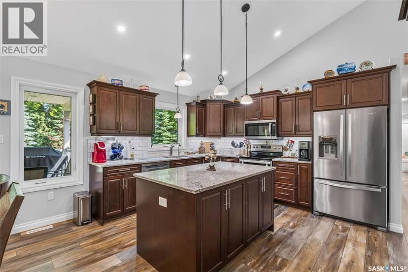 527 McAllister AVENUE — photo 32 of 40