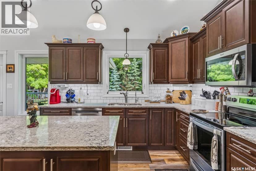 527 McAllister AVENUE — photo 33 of 40
