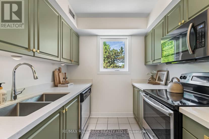305 - 1941 Queen Street E — photo 11 of 23