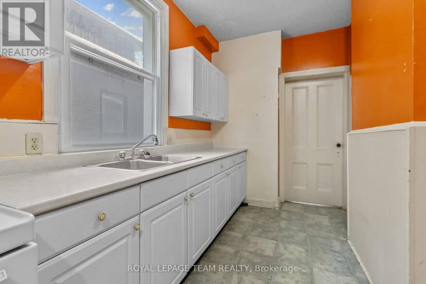 498 Gladstone Avenue — photo 11 of 31