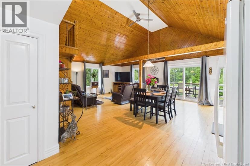 109 Salem Road — photo 10 of 40