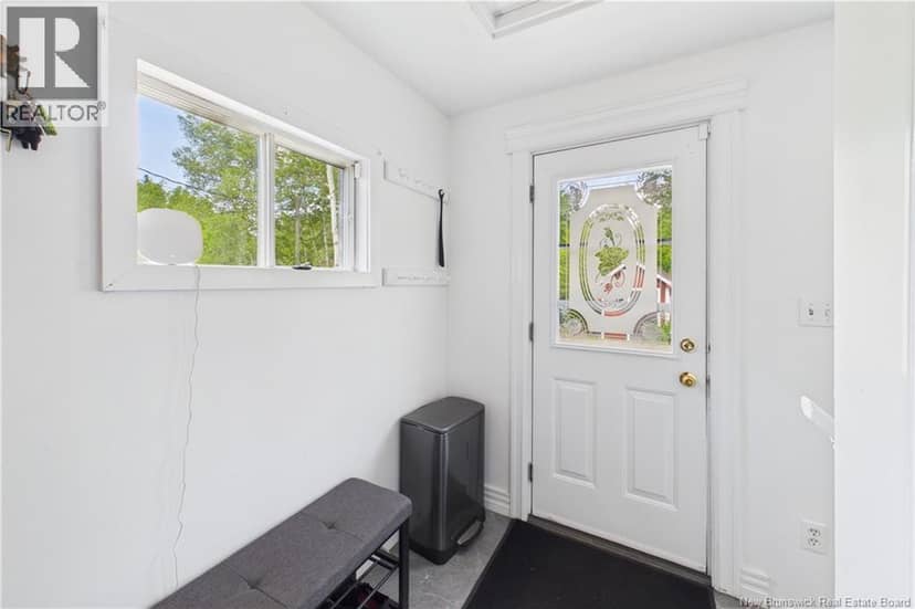 109 Salem Road — photo 9 of 40