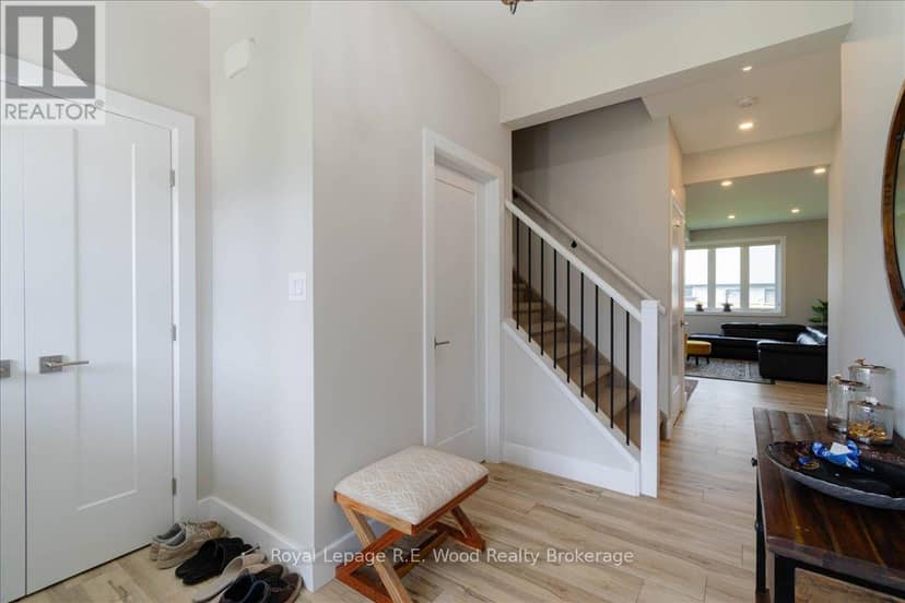 72 Trailview Drive E — photo 10 of 39