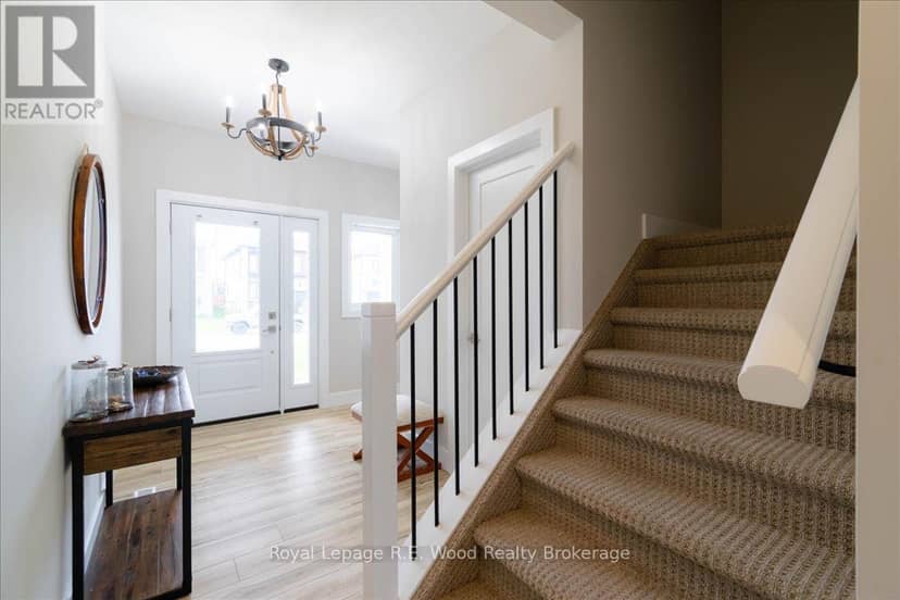 72 Trailview Drive E — photo 9 of 39
