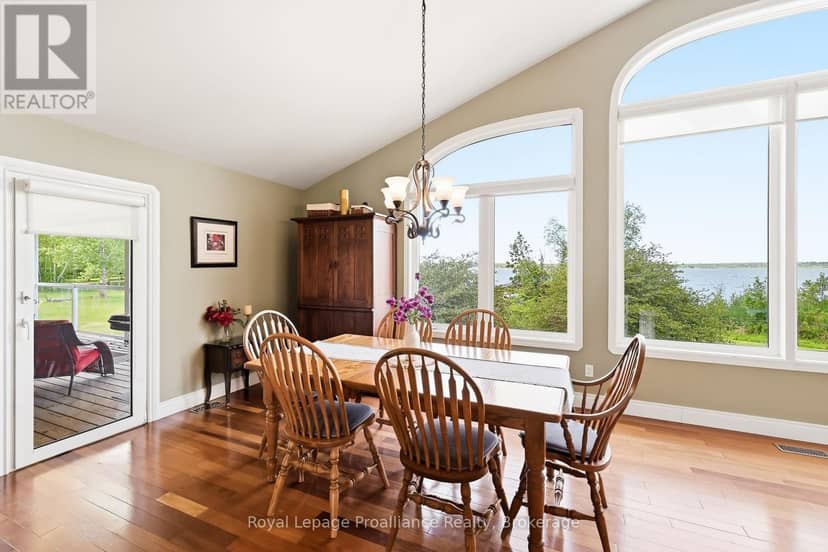 1674 Morris Avenue — photo 16 of 40