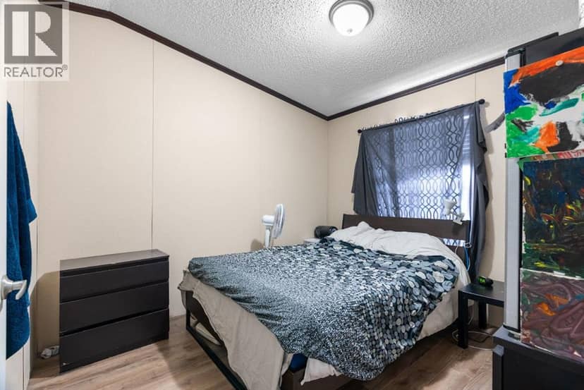 360 GRENFELL Crescent — photo 17 of 25