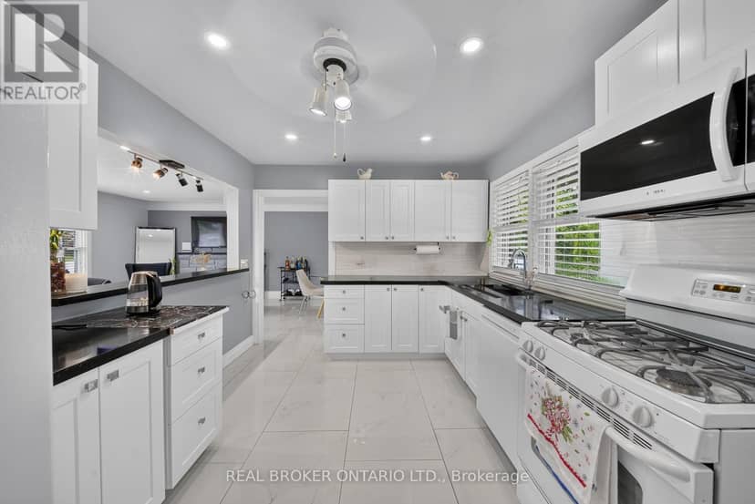 115 Green Road — photo 12 of 40