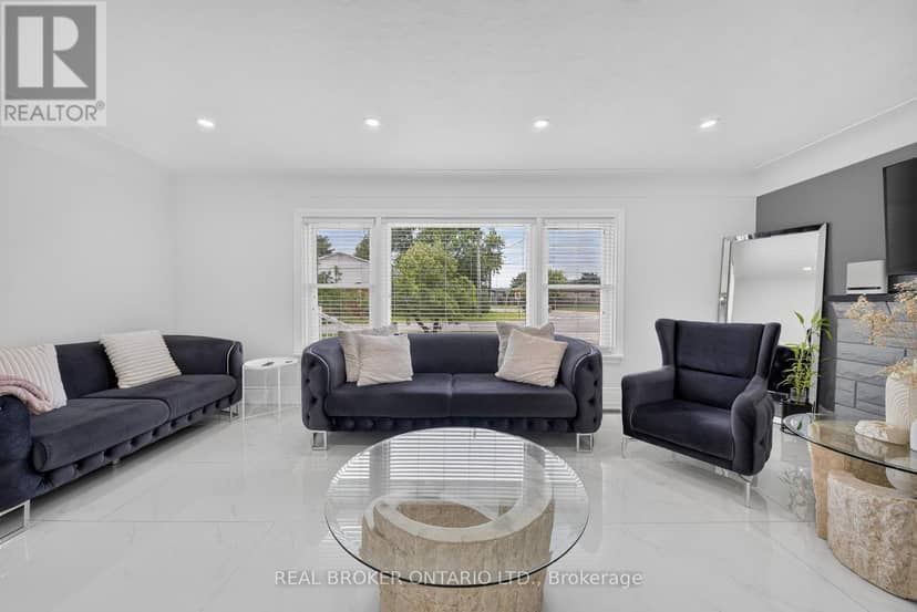 115 Green Road — photo 7 of 40