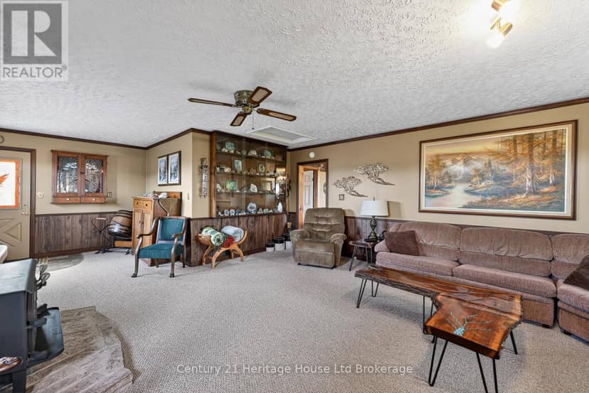 776443 Blandford Road — photo 13 of 40
