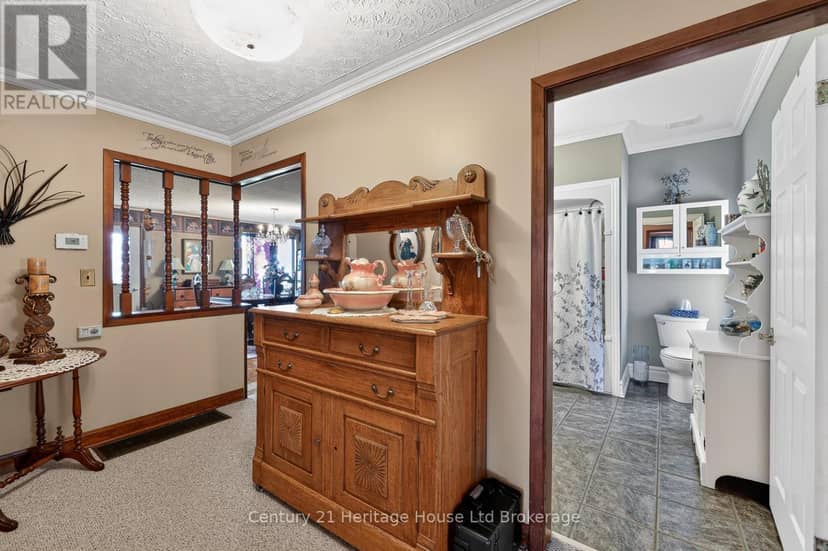 776443 Blandford Road — photo 14 of 40