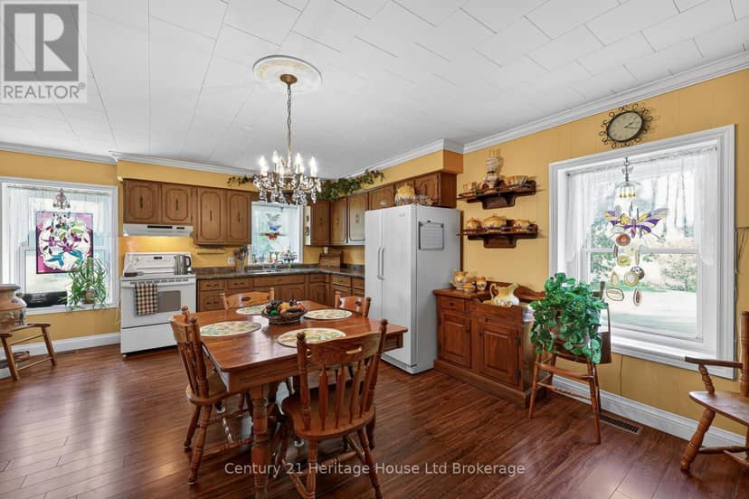 776443 Blandford Road, Blandford-Blenheim, photo 3