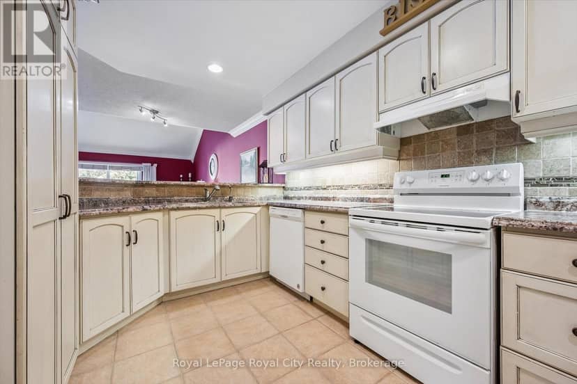 133 Riverwalk Place — photo 12 of 39