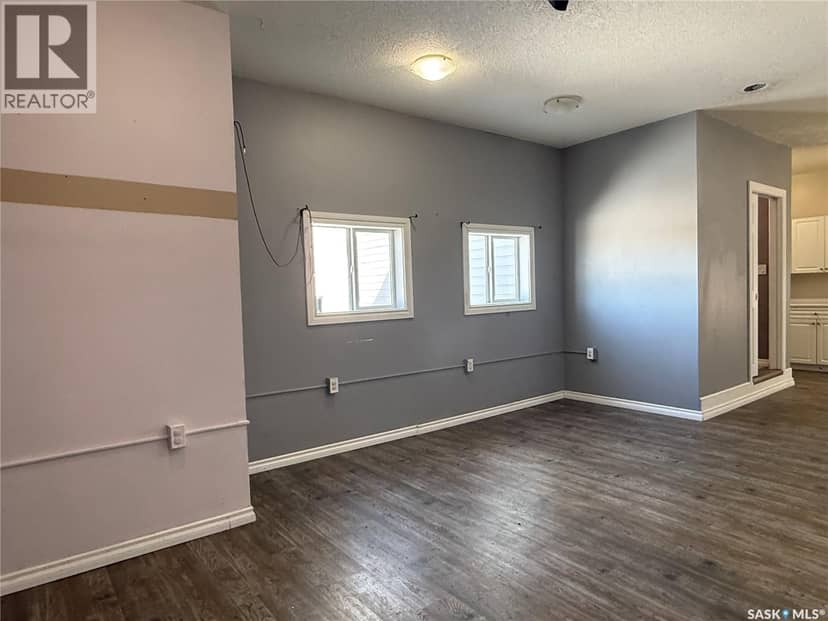 707 Railway AVENUE — photo 18 of 40
