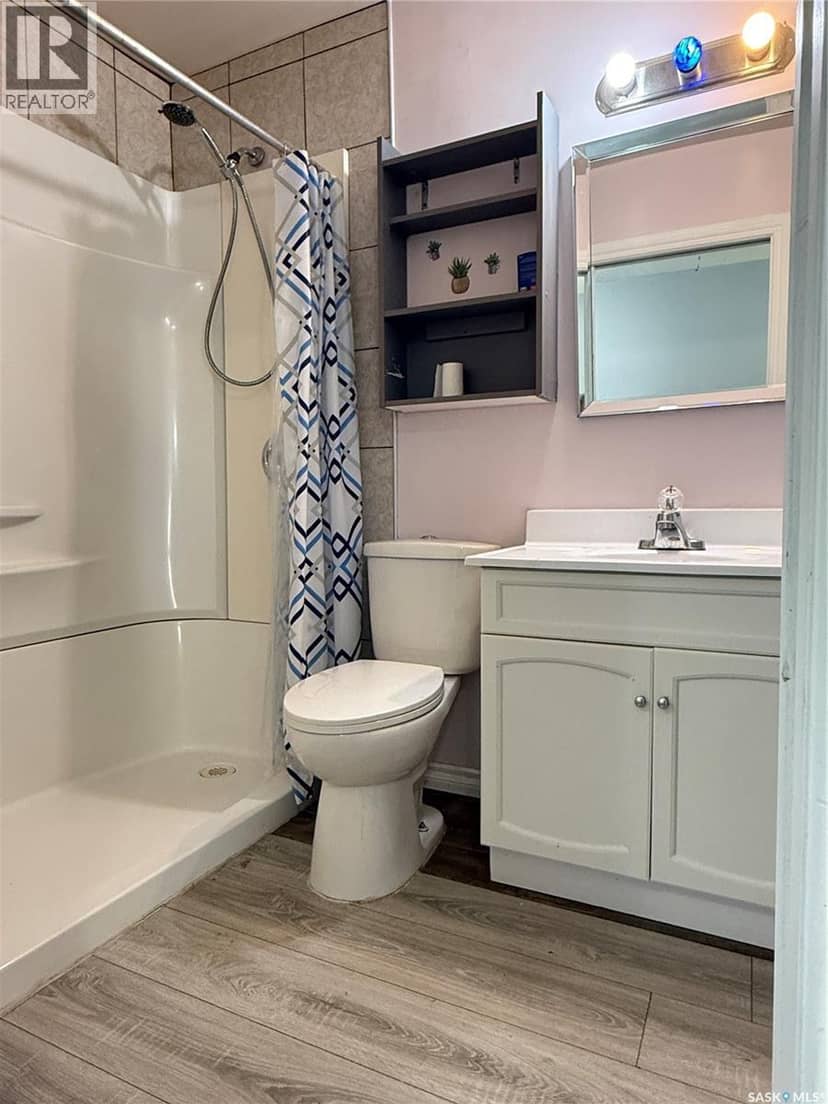 707 Railway AVENUE — photo 19 of 40