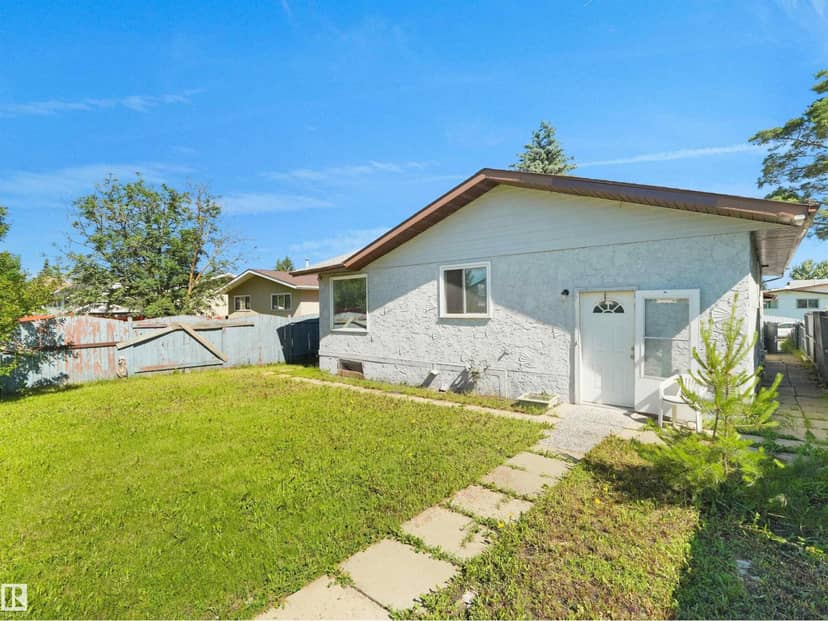 4827 17 AV NW — photo 14 of 40