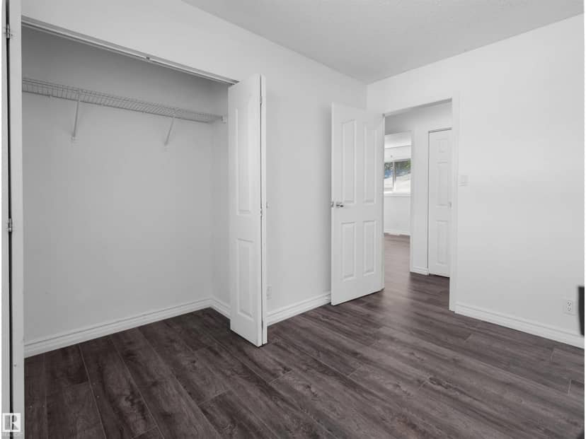 4827 17 AV NW — photo 31 of 40