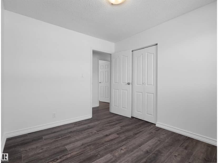4827 17 AV NW — photo 35 of 40