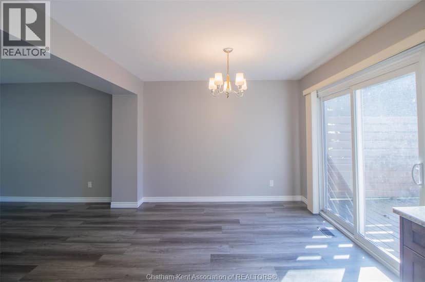 24 Finch Avenue — photo 10 of 31