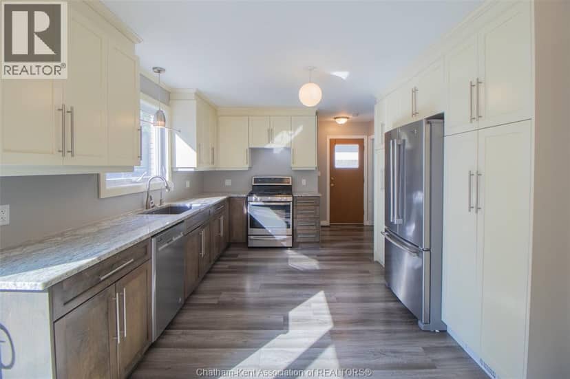 24 Finch Avenue — photo 6 of 31