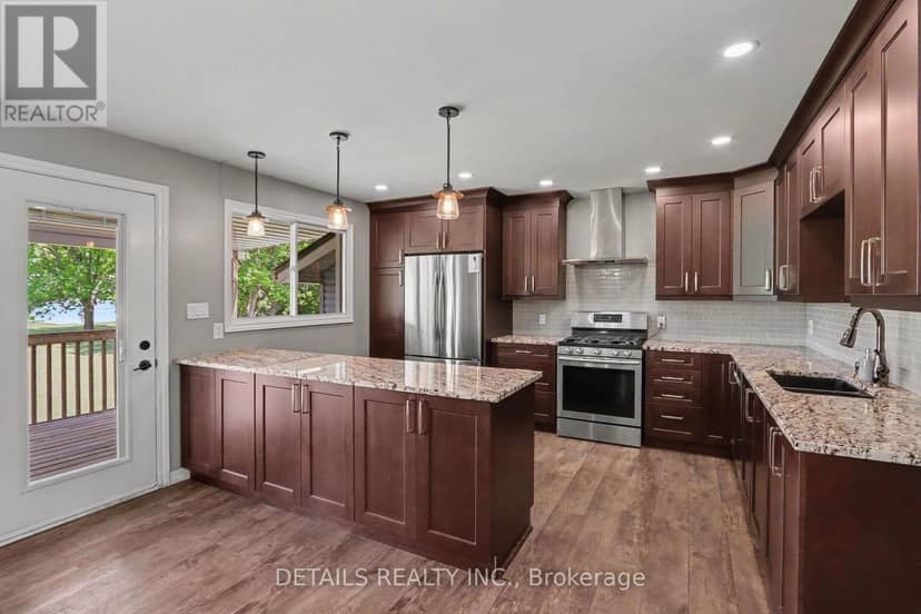 559 Main Street — photo 8 of 39