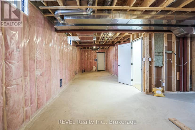111 Acacia Road — photo 33 of 34