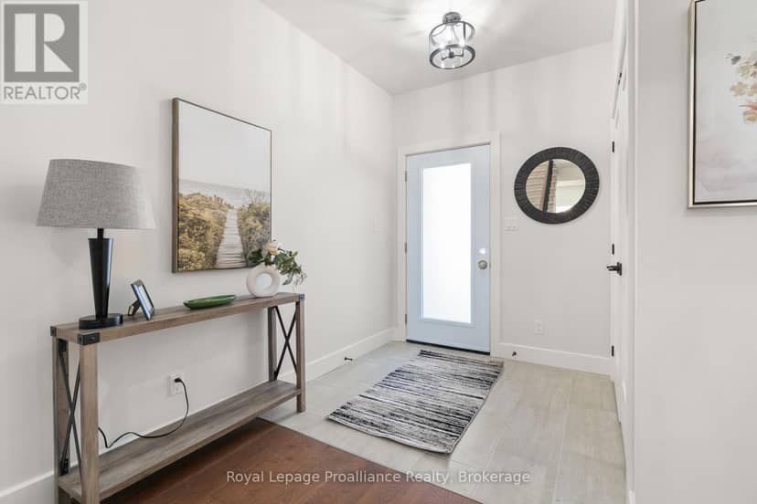 44 Fraser Drive — photo 4 of 40