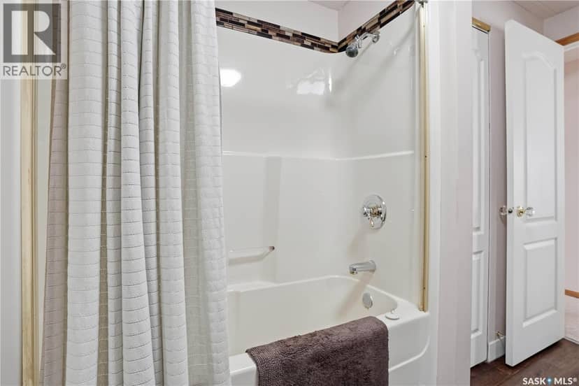 55 Crystal DRIVE — photo 28 of 40