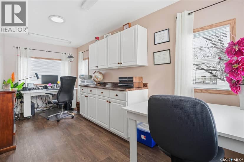 55 Crystal DRIVE — photo 34 of 40