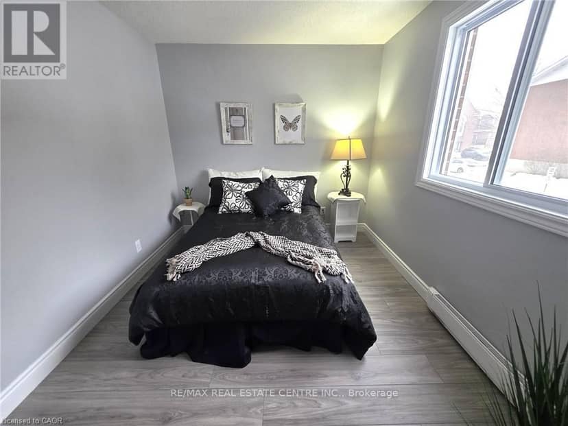 106 - 565 Greenfield Avenue — photo 22 of 40
