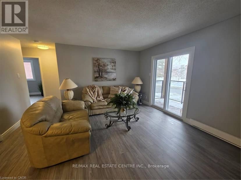 106 - 565 Greenfield Avenue — photo 32 of 40