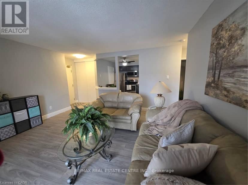 106 - 565 Greenfield Avenue — photo 26 of 40