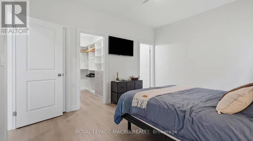 1055 Bay Street — photo 17 of 38