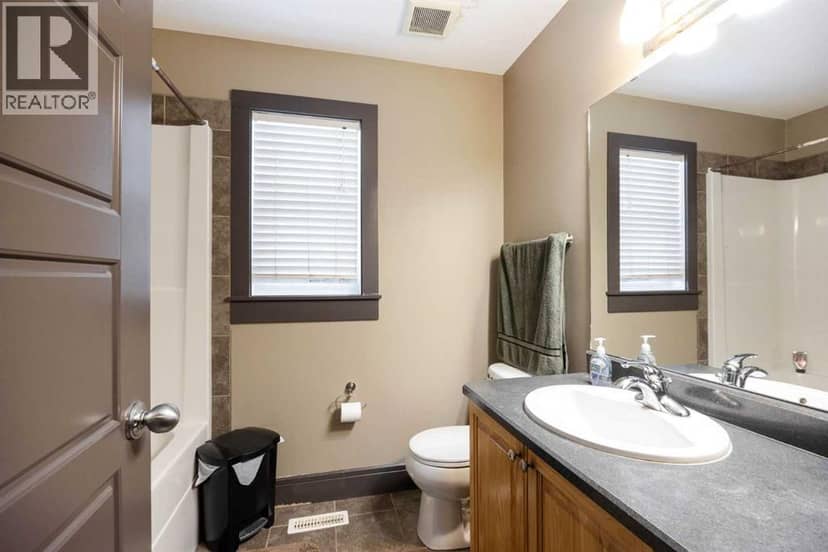 144 Falcon Drive — photo 15 of 29