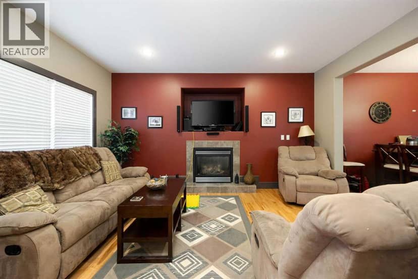 144 Falcon Drive, Fort McMurray, photo 2