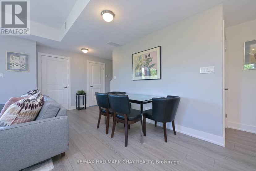 312 - 17 Centre Street — photo 10 of 27