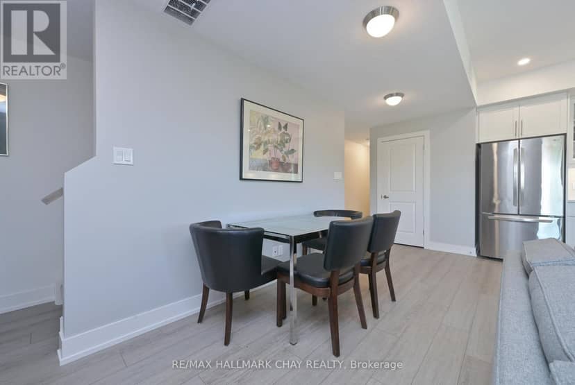312 - 17 Centre Street — photo 11 of 27